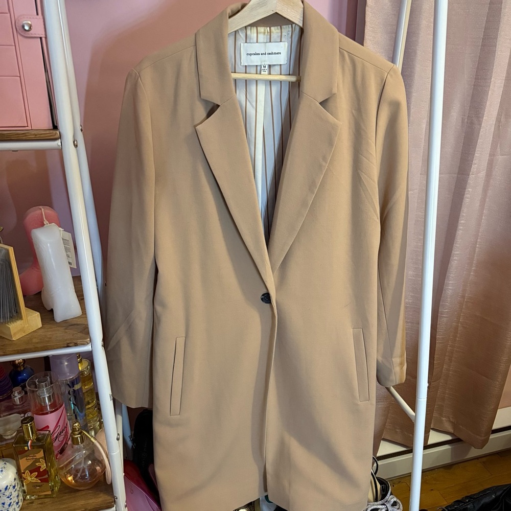 Cupcakes & Cashmere Tan Blazer